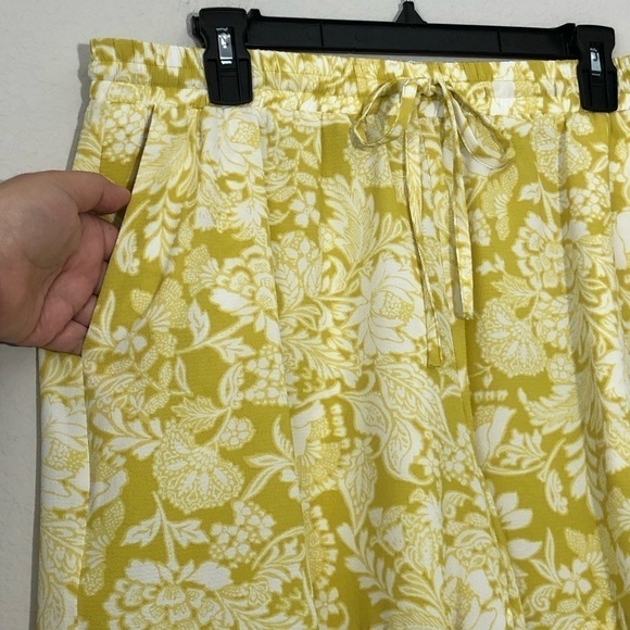 NWT Vince Camuto Lightweight Tropical Floral Drawstring Casual Shorts size L - Picture 6 of 10